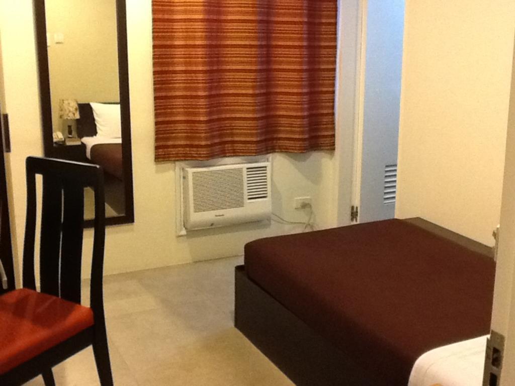 One Hive Hotel And Suites Surigao Exterior foto